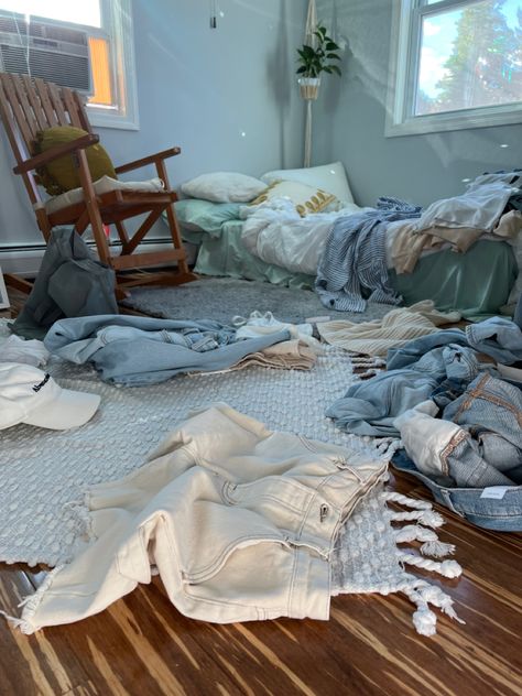 Clothes On Floor Aesthetic, House Chores Aesthetic, Organized Mess Aesthetic, Messy Clean Aesthetic, Messy Life, Dirty Room Aesthetic, Messy Room Reference, Aesthetic Messy Room, Messy Living Room