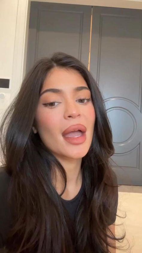 Classy Eyeliner, Kylie Jenner Eyebrows, Stylizacje Kylie Jenner, Kylie Jenner Face, Kylie Jenner Icons, Kily Jenner, Kylie Jenner Gif, Kylie Jenner Photoshoot, Kylie Hair