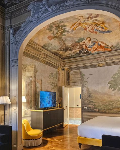 “Beauty will save the world” - Dostoevsky. #italia #florence Chateaux Interiors, Florence Hotels, Mini Loft, Italy Hotels, Hotel Concept, Italian Interior, Antique Modern, Luxury Boutique Hotel, Bedroom Hotel