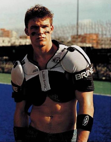 Alan Ritchson... Blue Mountain State... He can act, sing, and most if all be gorgeous ❤ Thad Castle, Bryan Hawn, Blue Mountain State, Henry Golding, Alan Ritchson, Alex Pettyfer, Smallville, Famous Men, Last Fm