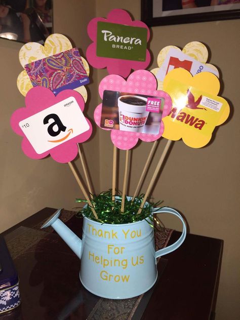 Secretary’s Day Gift Ideas, Teacher Appreciation Bouquet Ideas, Preschool Teacher Birthday Gifts, Spring Teacher Gifts, Prek Teacher Appreciation Gifts Ideas, Home Made Teacher Gift, Teacher Gifts Birthday, Daycare Appreciation Gift Ideas, Secretaries Day Gift Ideas