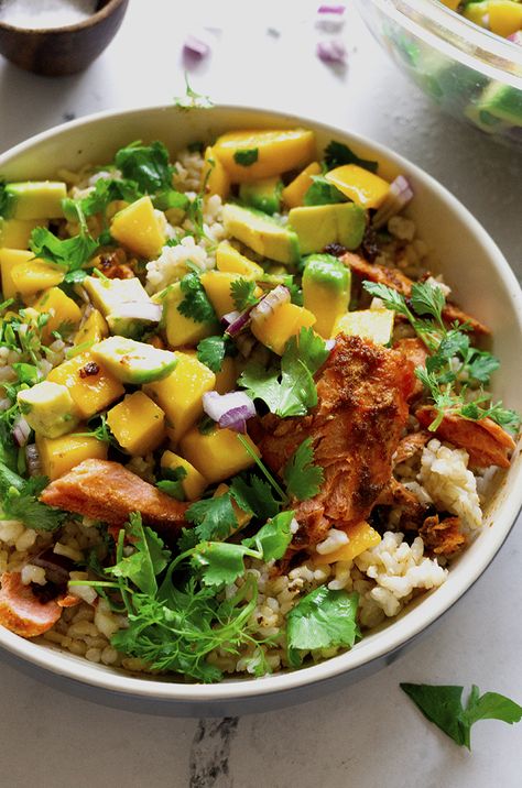 Salmon Mango Avocado Bowl, Bowl Dinners, Mango Salmon, Avocado Rice, Avocado Bowl, Salmon Rice Bowl, 2023 Recipes, Mango Avocado Salsa, Salmon Tacos