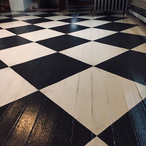 Modern Homesteading : The Painted Floor, Checkerboard on Hardwood House Marble Floor, Floor Checkerboard, Checkered Tile, Painted Wooden Floors, Painted Hardwood Floors, Painted Wood Floors, Modern Homesteading, French Country Bathroom, Checkerboard Floor