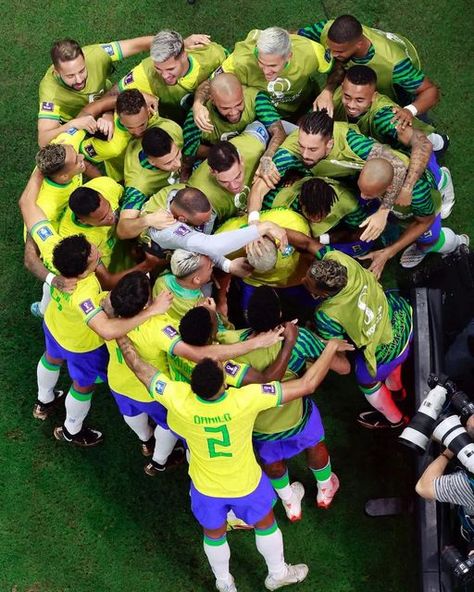 Brasil Football Aesthetic, Brazil National Team Wallpaper, Alex Telles, Brasil Aesthetic, Brazil Team, Brazil Football Team, Brazil Football, Football Wags, World Cup Qatar