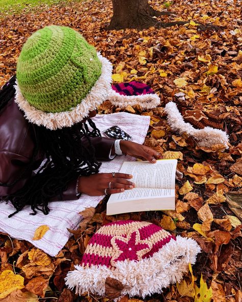 Star Fuzz Beaniez ⭐️ I really love the outcome of my mini photoshoot with my sister 🤭💕 #crochet #aesthetic #autumn #explore #crochetaddict #smallbusiness #exploremore #ootd #slowfashion #explorepage #crochetcoutureuk Crochet Photoshoot Ideas, Crochet Photoshoot, Mini Photoshoot, Crochet Aesthetic, Aesthetic Autumn, My Sister, Slow Fashion, Ootd, Couture