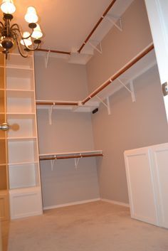 Small Walk In Closet, House Closet, Closet Redo, Corner Closet, Dressing Design, Walking Closet, Closet Renovation, Closet Layout, Closet Remodel