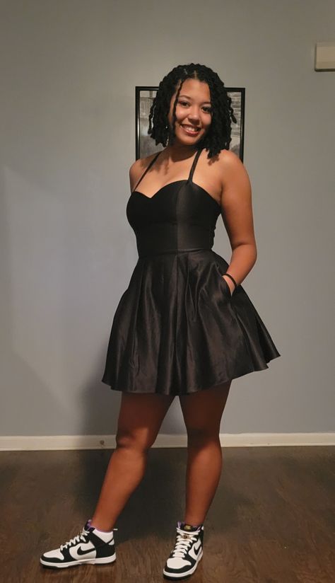 Pretty Hoco Dresses Black, Grade 7 Prom Dresses, Mid Size Hoco Dress, Middle School Dance Dresses Black, Short Sneaker Ball Dress, Plus Homecoming Dresses, Hoco Dresses Curvy, Homecoming Dresses With Jordans, Hoco Dresses Plus Size Short