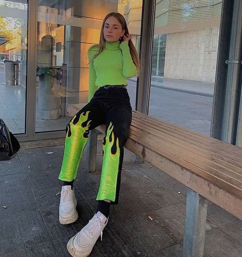 Ropa Color Neon, Soft Grunge Outfits, Neon Outfits, Tokyo Street Fashion, Aesthetic Grunge Outfit, Neon Fashion, Soft Grunge, Grunge Style, Edgy Outfits