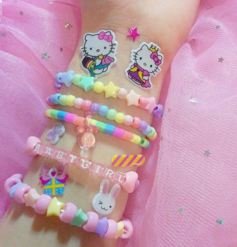 Fimo, Kawaii Bracelet, Pulseras Kandi, Diy Kandi, Kandi Kid, Charmmy Kitty, Kandi Patterns, Kawaii Core, Kandi Bracelets