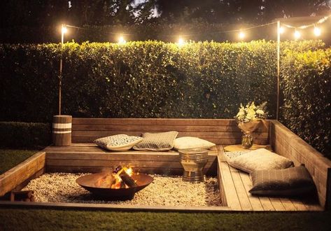 Sunken Fire Pits, Outdoor Fire Pit Designs, Cool Fire Pits, Backyard Fireplace, Backyard Seating, Fire Pit Seating, Backyard Landscape, Fire Pit Area, Fire Pit Designs