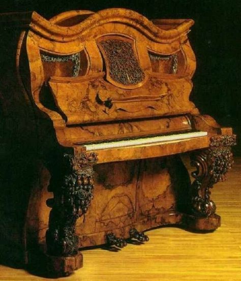 Napoleon Hat, Old Piano, Old Pianos, Upright Piano, Piano Man, Music Room, Beautiful Furniture, Pics Art, Piano Music