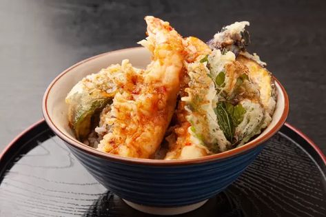 Tokyo Tempura: 10 Restaurants with Delicious Deep-Fried Cuisine - Japan Travel Guide MATCHA Japanese Food Packaging, Japan Travel Guide, Food Concept, Japanese Dishes, Japan Food, Fried Food, Tempura, Beautiful Food, Food Menu