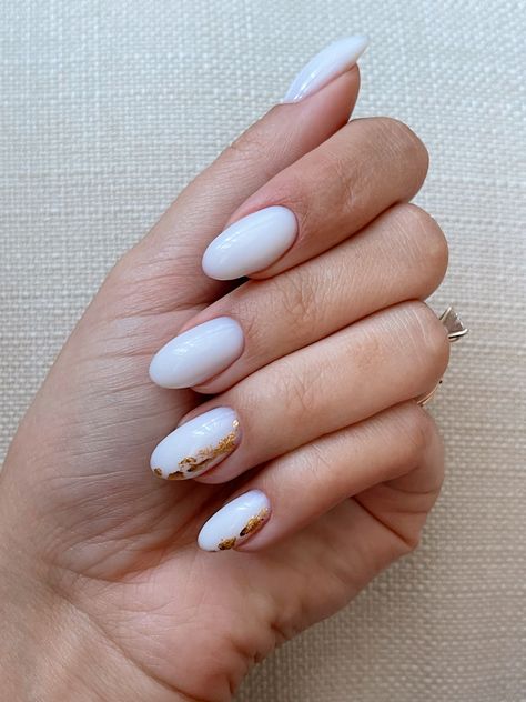 Manicure Simple Nails Milky White, Milky Nails With Gold Foil, Nail Ideas With Gold Foil, Milk White And Gold Nails, Milky White Nails Gold Foil, Milky White Nails With Nail Art, Ombre Nails With Foil Flakes, Almond Nails With Foil, Milky White Bridal Nails