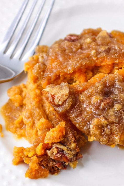 Ruths Chris Sweet Potato Casserole, Potato Souffle, Best Sweet Potato Casserole, Sweet Potato Souffle, Sweet Potato Recipes Casserole, Potatoe Casserole Recipes, Thanksgiving Dishes, Sweet Potato Casserole, Potato Dishes