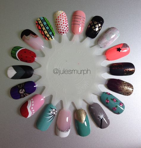 Nail Art Pictures Ideas, Nail Wheel Design, Nail Art Wheel Design, Nail Art Display Ideas, Nel Art, Simple Nail Art Videos, Nail Template, Nail Art Wheel, File Nails