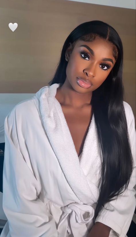 Coco Jones Outfits, Coco Jones, Makeup For Black Skin, Makeup Eye Looks, Black Hollywood, Dark Skin Makeup, Photoshoot Outfits, Cute Selfie Ideas, Attractive People