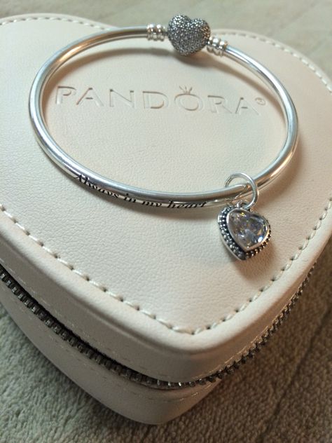 Limited edition Mother's day 2015 Pandora bangle.. Always in my heart engraved.. Pandora Jewelry Box, Pandora Bracelet Designs, Pandora Bangle, Pandora Collection, Pandora Jewelry Charms, Always In My Heart, Charms Pandora, Bracelet Pandora, Bracelets Design