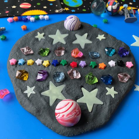 Space Role Play Area Eyfs, Space Role Play, Space Eyfs, Space Playdough, Planet Games, Planets Preschool, Easy Playdough Recipe, Space Theme Preschool, Space Play