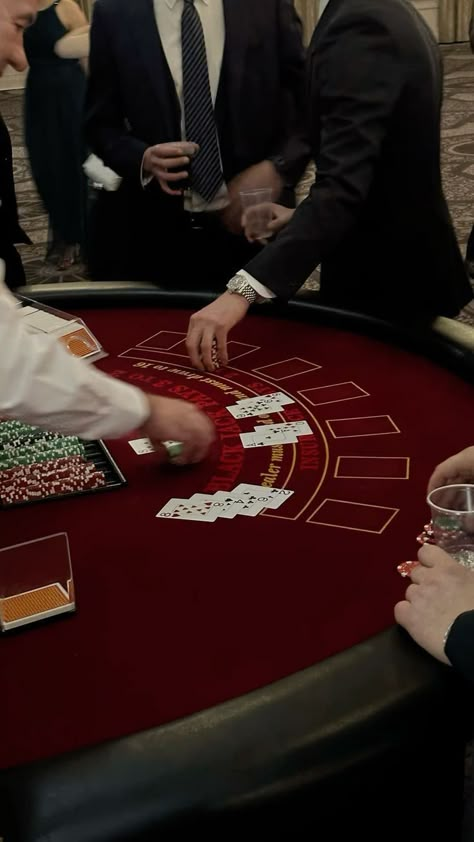 Gentleman Aesthetic, Luxury Lifestyle Dreams, Casino Night, Casino Royale, Night Vibes, Casino Party, Casino Theme, Foto Ideas Instagram, High Society