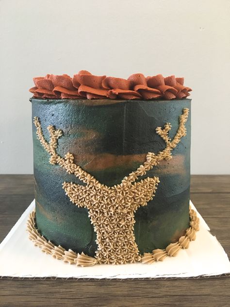 Cake For Hunters Birthday, Birthday Cake For A Hunter, Deer Birthday Cake For Men, Easy Hunting Cake, Camo Smash Cake, Camo Hunting Cake, Country Birthday Cakes For Men, Hunter Cake Ideas Birthday, Hunter Theme Cake