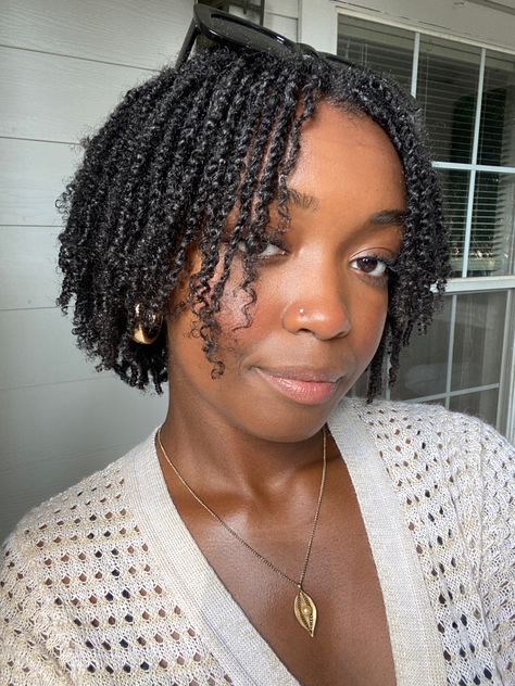 Mini Twists Natural Hair Short 4b, Short Afro Twist Hairstyles, Natural Twist Hairstyles For Black Women Short Hair, Free Part Mini Twists, Short Nature Hairstyles For Black Women, Mini Twists Bob, Mini Twists On Twa, Short 4c Braids, Short 4c Mini Twists