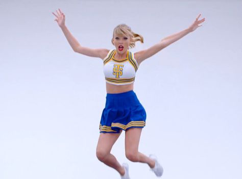 Taylor Swift Shake It Off, Taylor Swift Costume, Taylor Swift Music Videos, Taylor Outfits, Taylor Swift Party, Estilo Taylor Swift, Taylor Swift Music, Cheerleading Outfits, Taylor Swift 1989