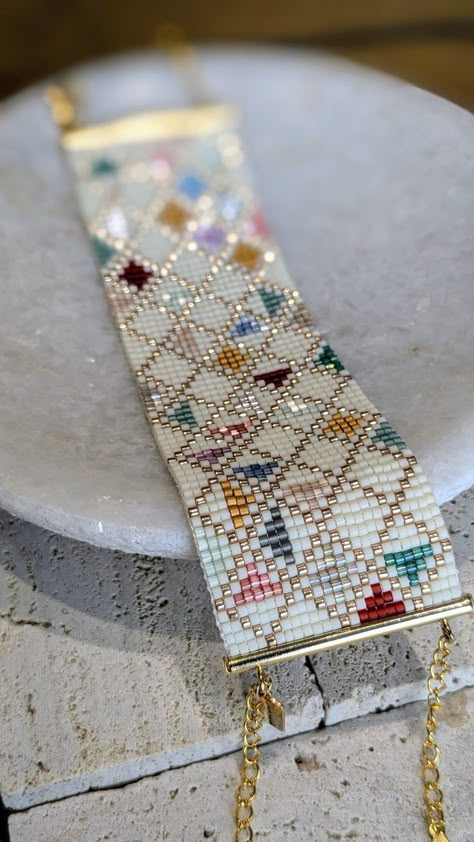 Браслет Janaina сплетен из стеклянных бусин Миюки. - Etsy Казахстан in 2024 | Handmade beaded jewelry, Jewelry patterns, Beaded bracelet patterns #Miyuki_Beaded_Bracelets #Crafts_With_Beads_Projects #Tila_Bead_Jewelry #Bead_Loom_Designs_Easy_Bracelet_Patterns Bead Loom Designs Easy Bracelet Patterns, Miyuki Beads Pattern, Bead Loom Designs, Loom Jewelry, Bracelet Miyuki, Miyuki Bracelet, Bead Loom Bracelets, Beaded Jewelry Designs, Bead Loom Patterns