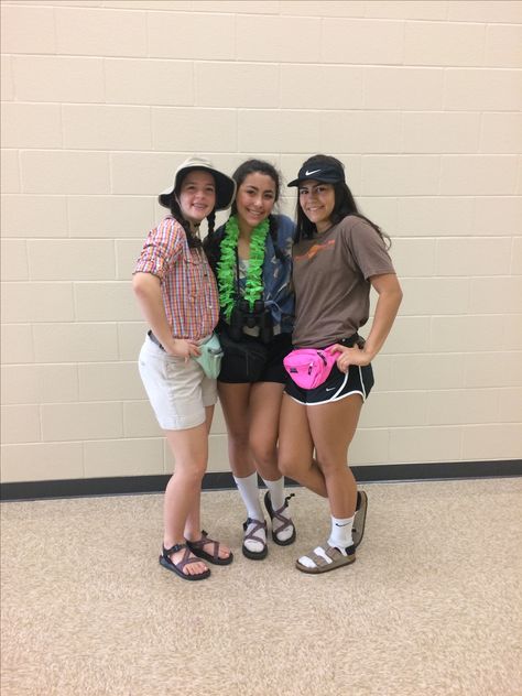 Day two of spirit week!! Tack Tourist Tuesday Tourist Tuesday Spirit Week, Tacky Tourist Outfit Spirit Weeks, Tourist Dress Up Day, Tourist Outfit Spirit Week, Tacky Tourist Outfit, Tacky Tourist Costume, Hoco Themes, Hawaiian Party Outfit, Tourist Costume