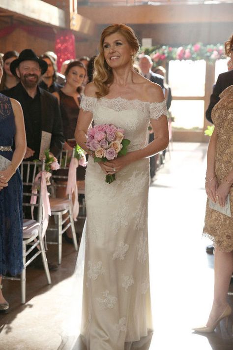 Connie Britton Nashville, Tv Wedding Dresses, Nashville Wedding Dress, Rayna James, Jennifer Garner Hair, Nashville Hair, Tami Taylor, Movie Wedding Dresses, Nashville Show