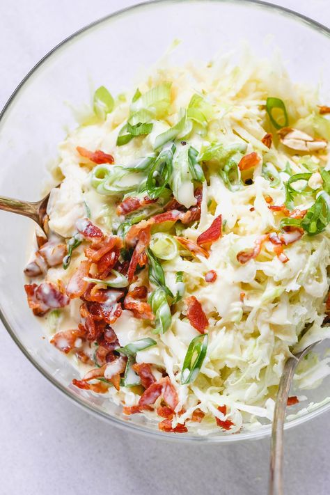 Apple Bacon Coleslaw - Super creamy, crunchy, and fresh! This coleslaw recipe only takes a few minutes to make and is packed with bright and delicious flavor! Apple Bacon Coleslaw, Easy Cole Slaw, Healthy Coleslaw, Coleslaw Recipe Easy, Pork Stew, Cole Slaw, Slaw Recipes, Homemade Dressing, Yummy Salad Recipes