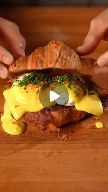 Owen Han on Instagram: "Eggs Benny 🥐   INGREDIENTS * Croissant * Canadian bacon  * Poached eggs * Hollandaise * Cayenne  * Chives" Eggs Hollandaise, Owen Han, Croissant Recipes, Breakfast Croissant, Eggs Benny, Croissant Breakfast, Croissant Recipe, Canadian Bacon, Poached Eggs