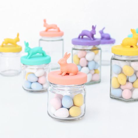 5-Minute Craft: Decorating Glass Jars With Animals Decorating Glass Jars, Lolly Jars, Diy Easter Bunny, Bunny Figurines, Springtime Recipes, Easter Bunny Treats, Decorative Glass Jars, Bunny Treats, Kid Friendly Crafts