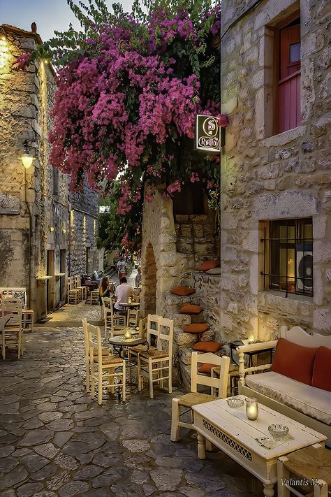 Italy Vibes, Outdoor Cafe, Italy Aesthetic, Pretty Landscapes, Dream Travel Destinations, Italian Summer, Summer Dream, Beautiful Places To Travel, Pretty Places