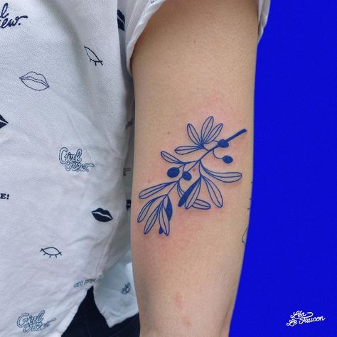 Confetti Tattoo, Juniper Tattoo, Blue Ink Tattoo, Blue Tattoos, Tattoo Mujer, Blue Ink Tattoos, Cute Tattoos With Meaning, Tattoos Cute, Tattoos Beautiful