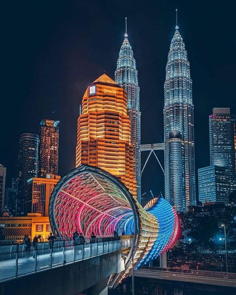 Malaysia Visit Visa Complete Process https://youtu.be/C8MBTEMkWmI Saloma Bridge, Kuala Lampur, Kuala Lumpur Travel, Malaysia Travel Guide, Petronas Twin Towers, Malaysia Truly Asia, Kuala Lumpur City, Malaysia Travel, Africa Do Sul