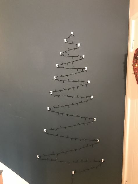 Make a DIY Christmas Tree for Your Wall | VELCRO® Brand Blog Christmas Wall Decor Diy, Diy Christmas Wall, Wall Christmas Tree, Alternative Christmas, Xmas Deco, Gift Drawing, Hanging Christmas Tree, Traditional Christmas Tree, Easy Christmas Crafts