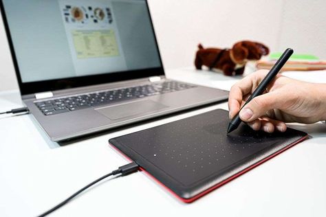 Which Wacom tablet should I get if I'm just starting out on a limited budget? Wacom Pen, Drawing Tablets, Pen Tablet, Wacom Tablet, Student Drawing, Drawing Pad, Windows Computer, New Samsung Galaxy, Mac Pc