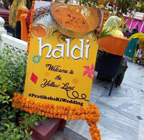 Mahendi Haldi Decoration, Haldi Banner Design, Haldi Banner, Decoration Ideas For Haldi, Ideas For Haldi Ceremony, Haldi Welcome Board, Haldi Decorations, Mehandi Decor, Sangeet Decoration