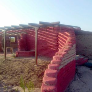 HyperAdobe Tube Netting - Volm Companies Natural Building, Super Adobe, Earth Bag Homes, Earth Bag, Outdoor Buildings, Construction Cost, Construction Process, Mesh, Building