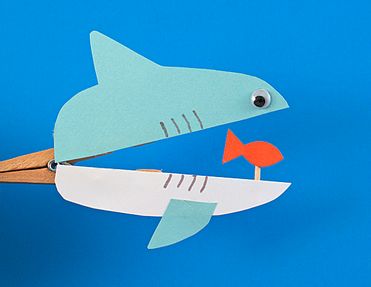 Clothes Pin Shark Puppet Shark Clothespin Puppets Free Printable, Shark Puppet Craft, Clothes Pin Puppets, Clothespin Crafts Kids, Shark Preschool, Clothes Pin Activities, Shark Week Crafts, Shark Crafts, Shark Puppet