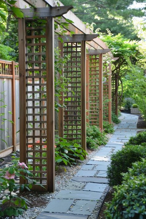 Trellis Ideas For Privacy, Green Wall Ideas, Interior Green Wall, Garden Trellis Panels, Japanese Courtyard, Green Wall Design, Backyard Structures, Wall Green, Artificial Green Wall