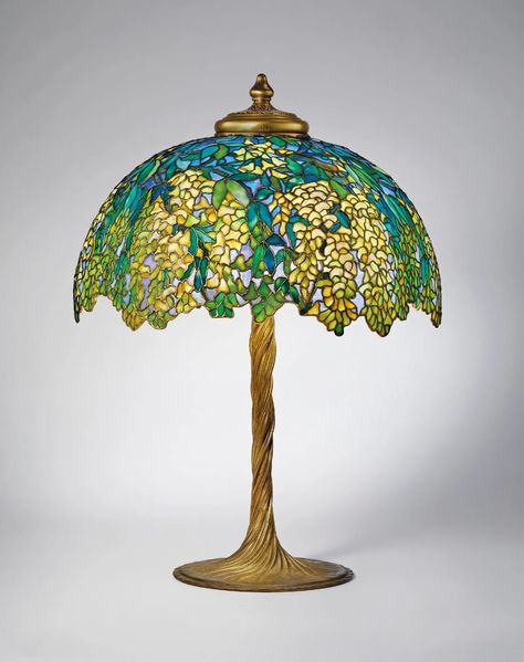 33 Tiffany Lamps Are About to Go Up for Sale | Architectural Digest Monkey Lamp, Lampe Art Deco, Tiffany Lamp, Art Glass Lamp, Glamour Vintage, Pinterest Contest, Tree Lamp, Glass Lamps, Tiffany Glass