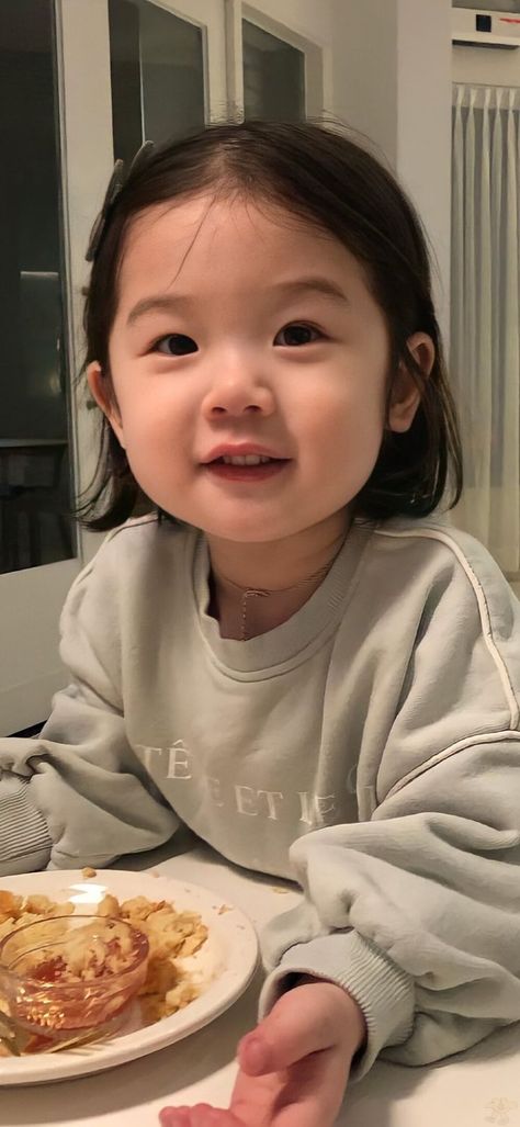 Ebe Suli, Suli Baby, Baby Suli, Baby Sulli, Famous Babies, Boy Best Friend Pictures, Baby Tumblr, Cute Asian Babies, Korean Babies