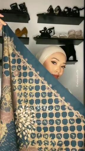 Hijab Tutorial Simple, Bawal Tutorial, Square Scarf Hijab, Square Hijab Tutorial, Hijab Turban Style, Turban Tutorial, Square Hijab, Simple Hijab Tutorial, Estilo Hijab