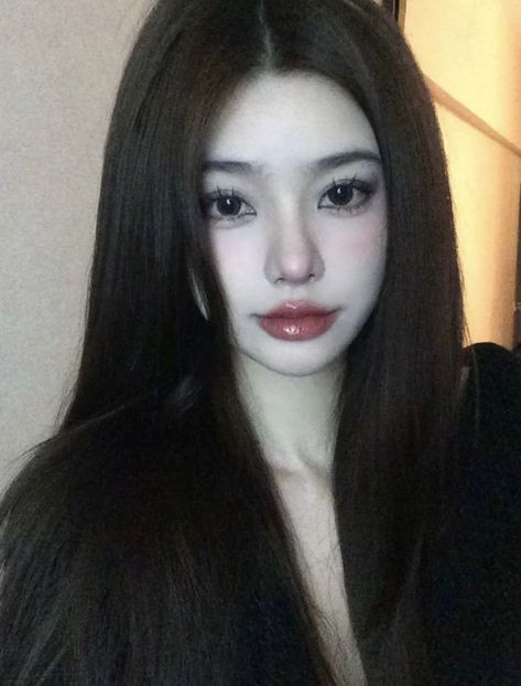 #asian #makeup #Japan #china #Korea #Japan #korean #chinese #makeup #makeupinspiration #douyinmakeup #aesthetic #asian #makeupoftheday #trending #viral Dark Women Makeup, Xiaohongshu Makeup Dark, Red Soft Makeup, Vampire Douyin Makeup, Uzzlang Makeup Look, Dark Korean Makeup, Red Douyin Makeup, Soft Dark Makeup, Dark Douyin Makeup