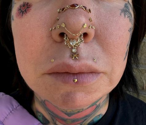 ⛓️ 𝕬𝖒𝖊𝖑𝖎𝖆 𝕭𝖊𝖓𝖊𝖉𝖎𝖈𝖙 ⛓️ | freshly downsized inverse vertical labret? ashley piercing? vermillion piercing? whatever it’s called, we love to see it 💖 ps- does… | Instagram Instagram, Body Mods, Inverse Vertical Labret, Ashley Piercing, June 15, Just Me, Our Love, See It, Piercings