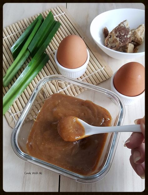 Gula Melaka Kaya (Palm Sugar Coconut Egg Jam) Kaya Jam Recipe, Kaya Jam, Kaya Recipe, Malaysian Food Desserts, Singapore Recipes, Bread Spread, Coconut Jam, Sweet Soup, Malaysian Cuisine