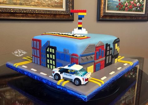 Lego City cake using purchased Legos to make car and number 7. The rest is hand made from fondant. Lego Police Birthday Cake, Lego City Cake, Lego City Cakes, Policeman Cake, Lego City Birthday, Police Birthday Cakes, Cake Train, Police Cakes, Lego Birthday Cake