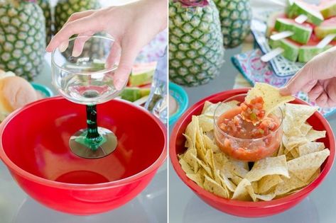 Backyard Party Food, Entertaining Hacks, Sommer Mad, Backyard Bbq Party, Party Food Buffet, Fiesta Tropical, Summer Backyard, Backyard Entertaining, Party Hacks