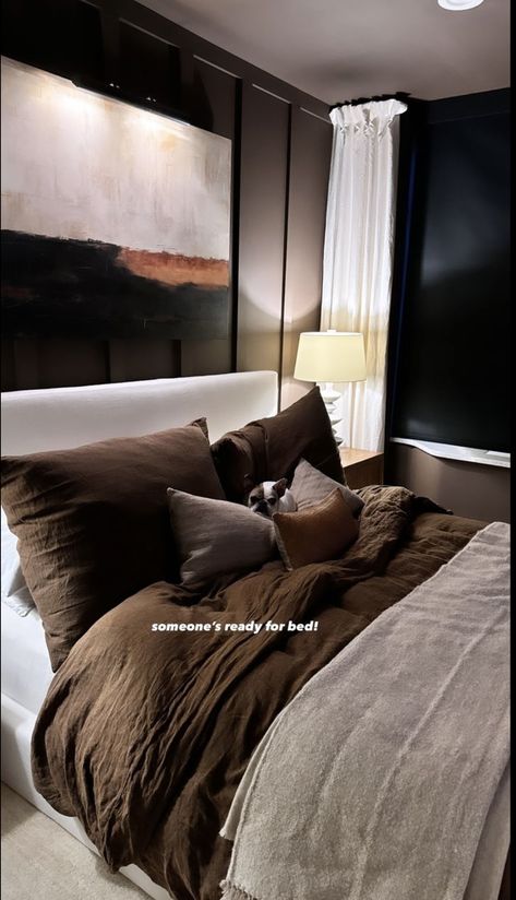 Dark Colored Rooms Bedrooms, Chocolate Brown Room Decor Bedroom, Light Brown Room Decor, Brown Sheets Aesthetic, Black And Brown Home Aesthetic, Beige And Black Bedding, Master Bedding Ideas Color Combos, Black Bed Sheets Room Ideas, High Headboard Decor Ideas